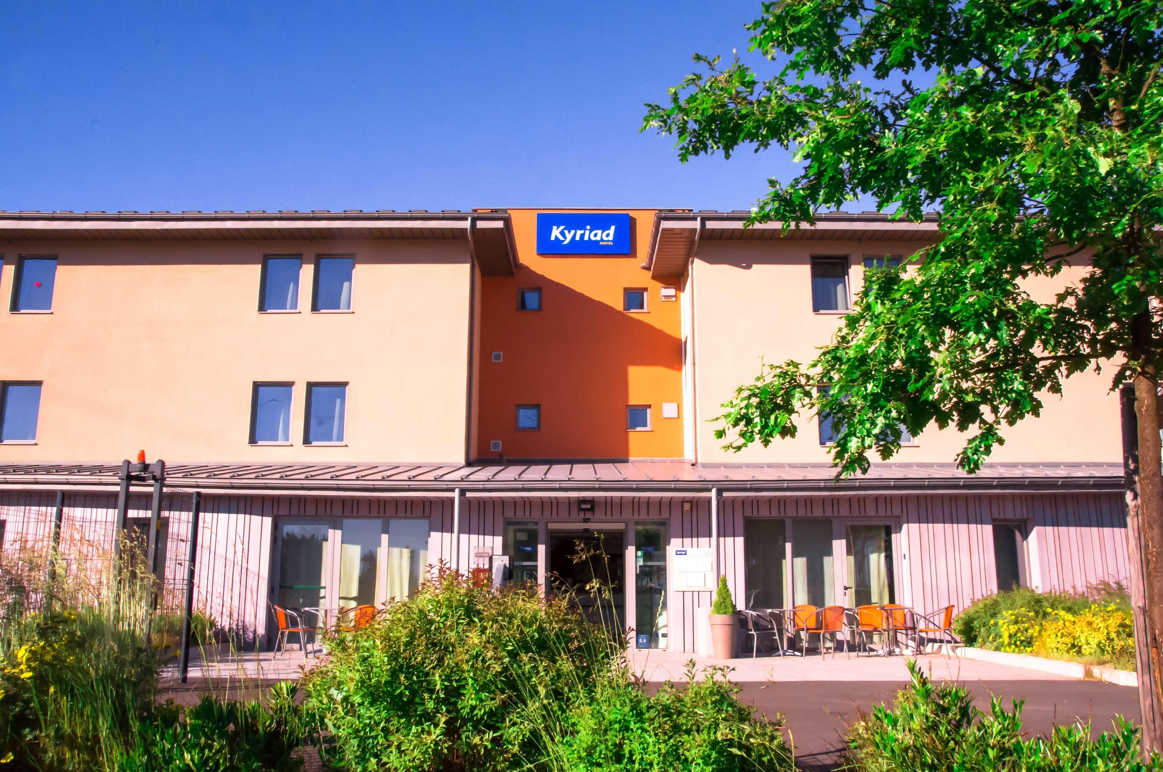 Kyriad Saint Chely D'Apcher - Aire De La Lozere Albaret-Sainte-Marie Экстерьер фото