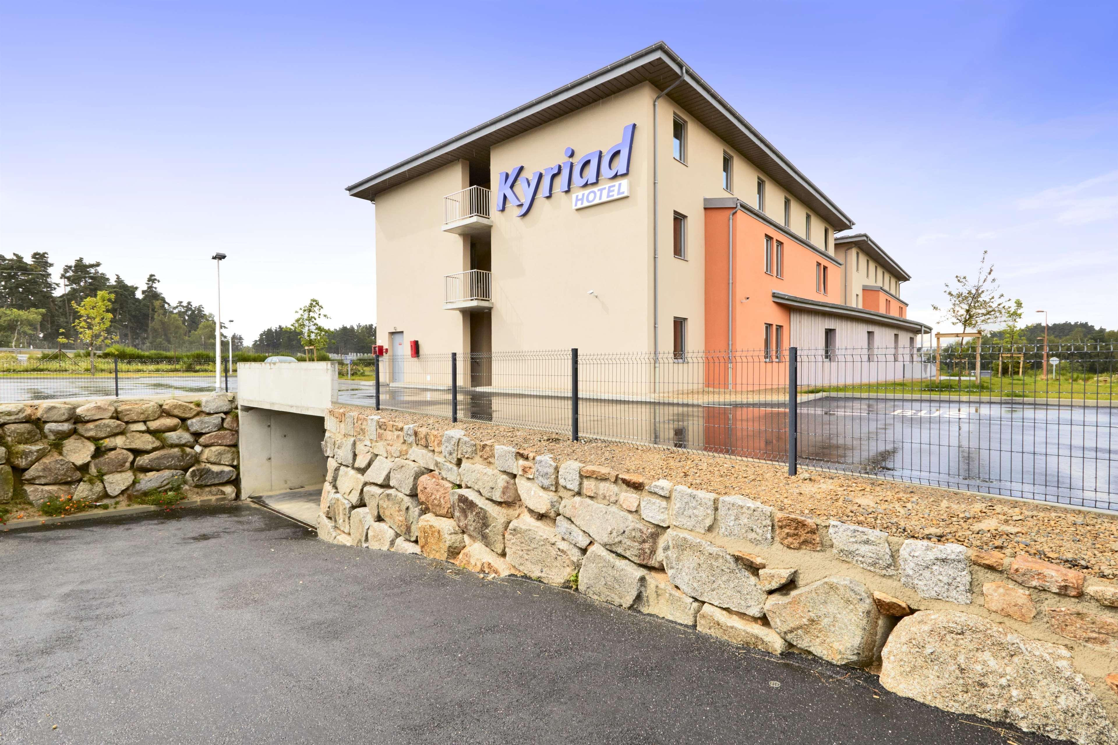 Kyriad Saint Chely D'Apcher - Aire De La Lozere Albaret-Sainte-Marie Экстерьер фото